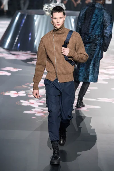 Look 22